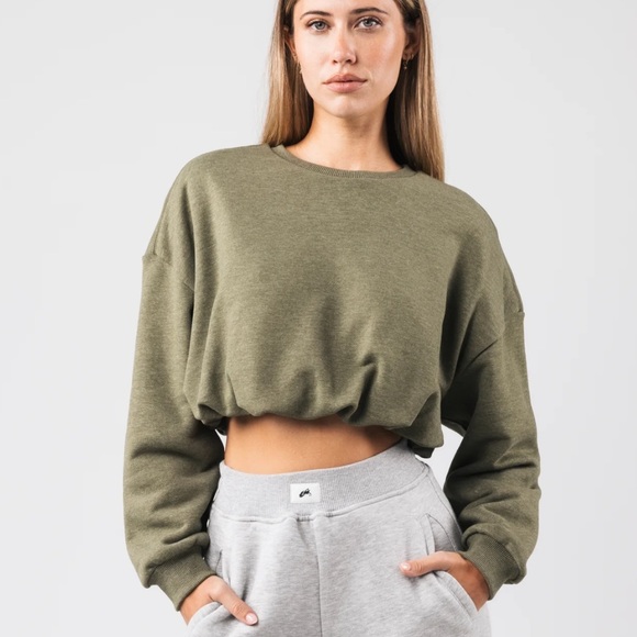 Alphalete Tops - ALPHALETE BUBBLE CREW Crewneck long sleeve Sweatshirt in olive green size Med